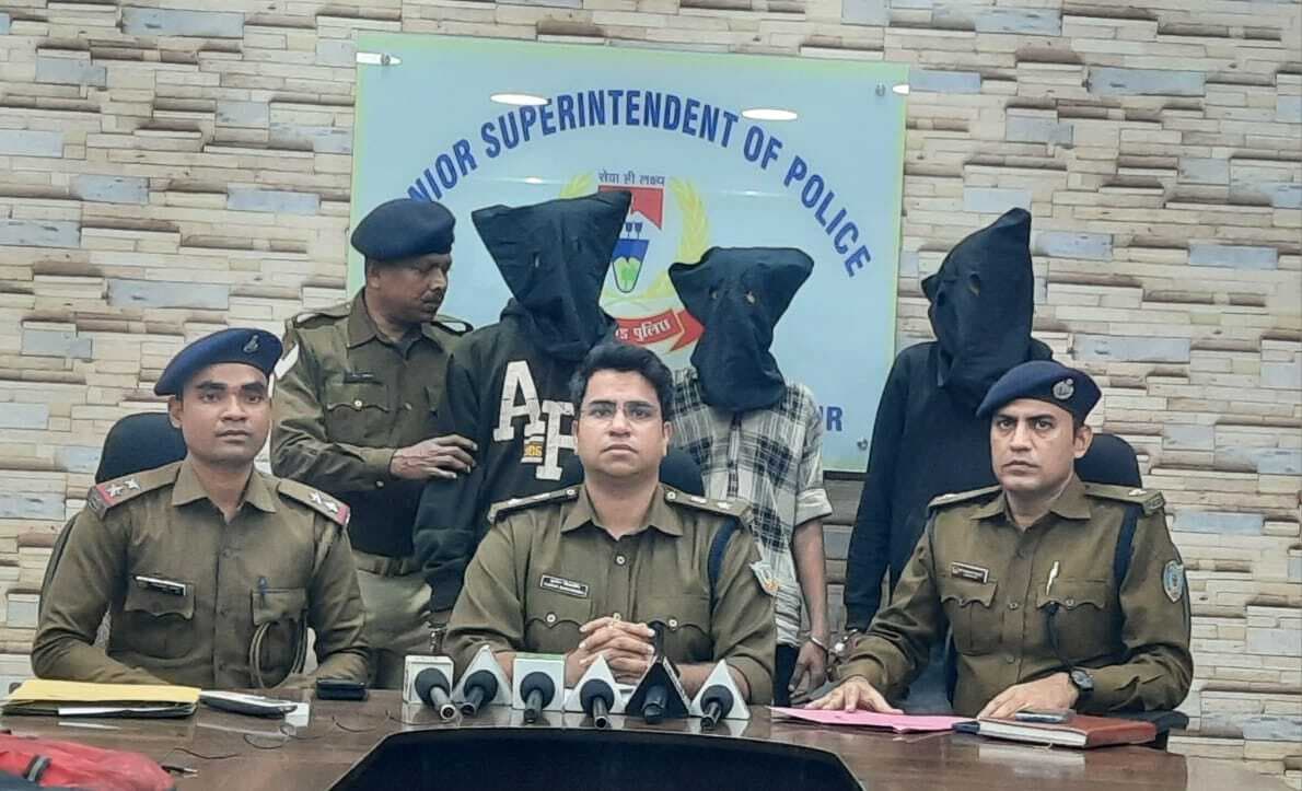जुगसलाई पुलिस ने बाइक चोर गिरोह के तीन सदस्यों को पकड़ा, पांच वाहन जब्त