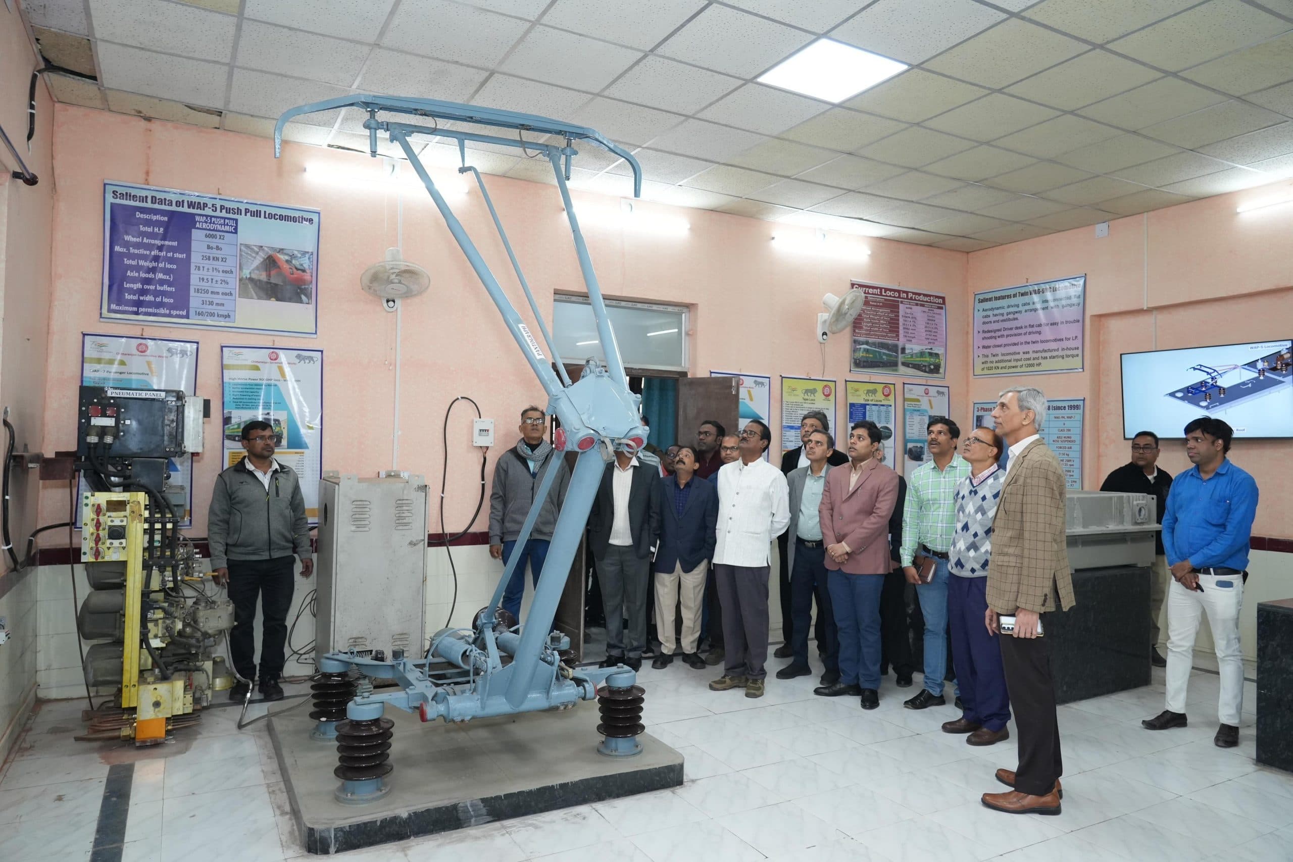 चिरेका में वेल्डरों का तकनीकी प्रशिक्षण शुरू