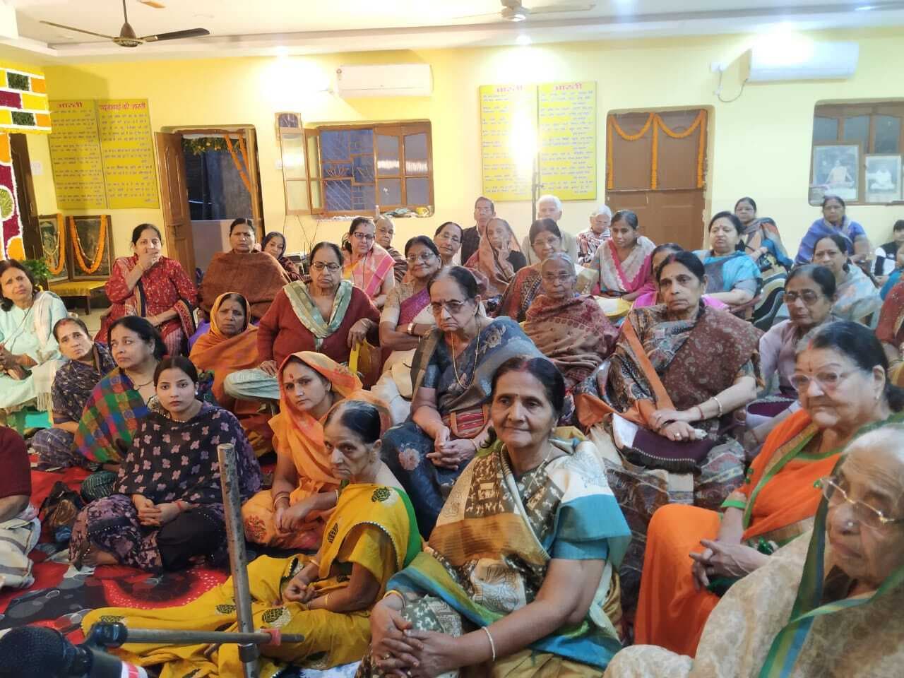 संत बलदेव दास जयंती समारोह में देश भर से पहुंच रहे लोग, प्रवचन व भजन का आयोजन