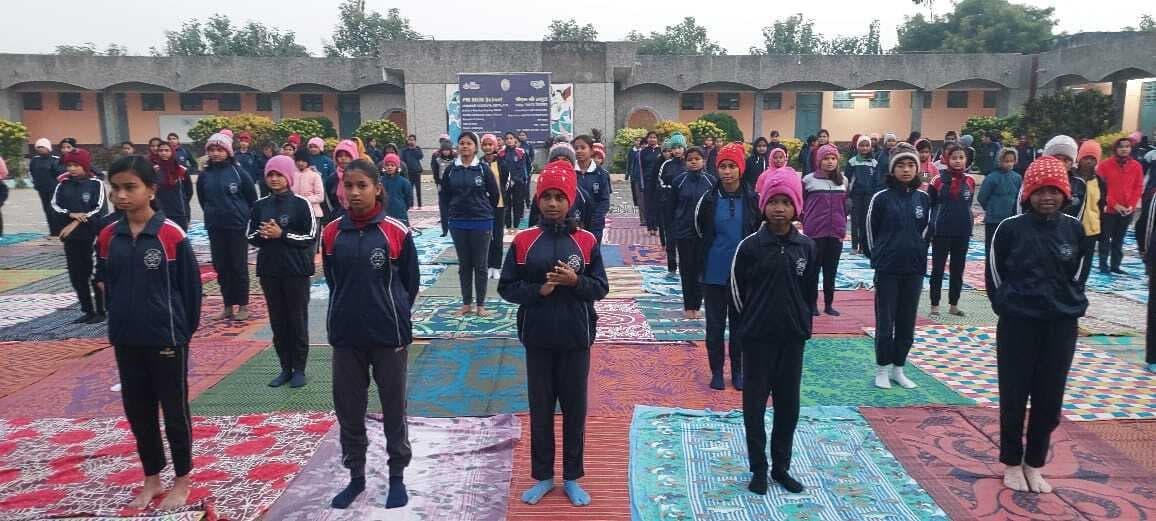 जीवन जीने की कला सिखाता है योग निष्ठा : तेजस्विनी