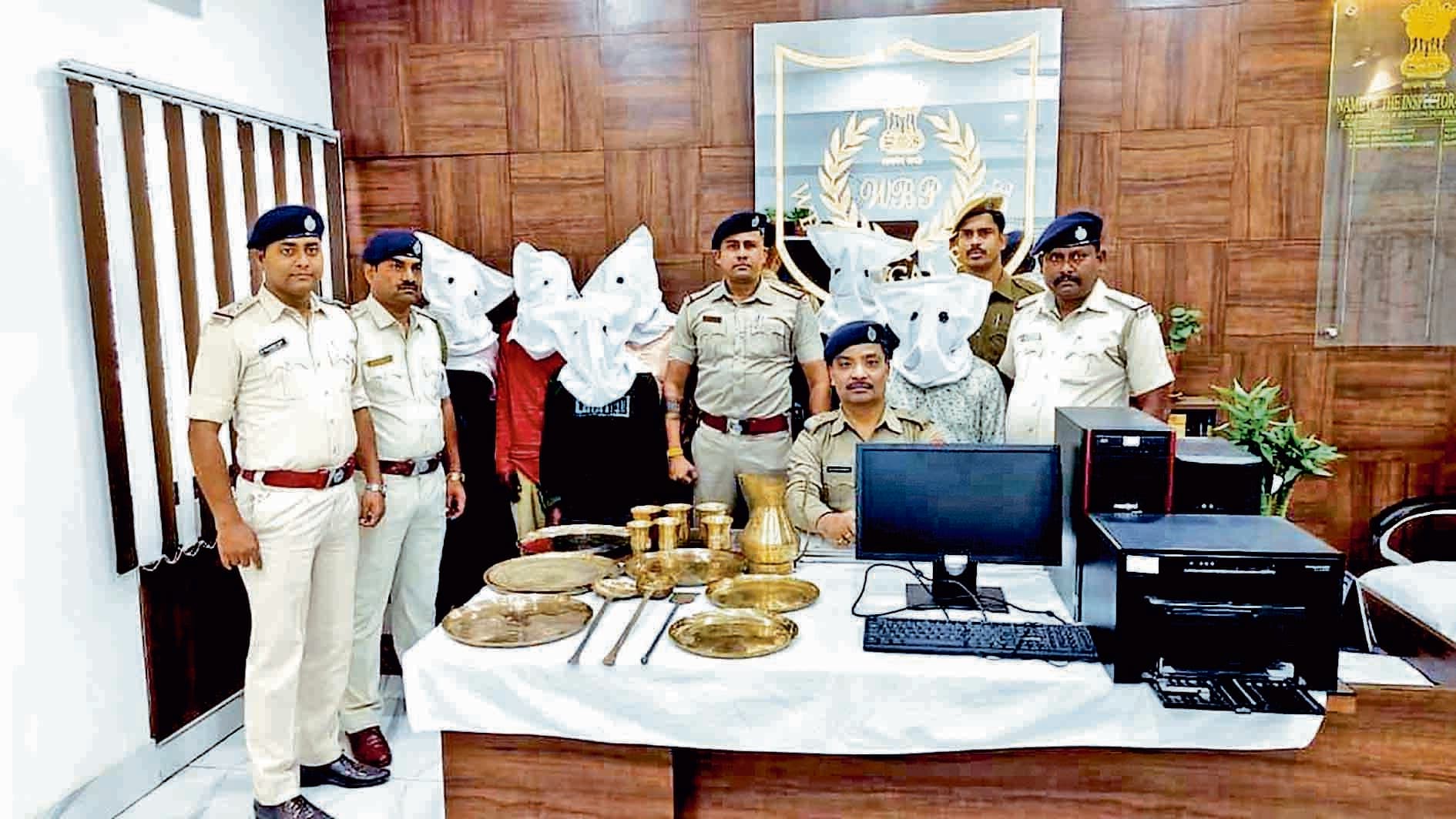 कटवा : चोरों ने घर से उड़ाए सोने के आभूषण, छह अरेस्ट