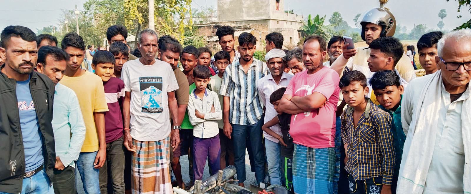 Gopalganj News  : सीवान में सड़क हादसे में जिले के दो लोगों की मौत से मचा कोहराम, मांझा के फुलवरिया व बरौली के मिर्जापुर में पसरा मातम