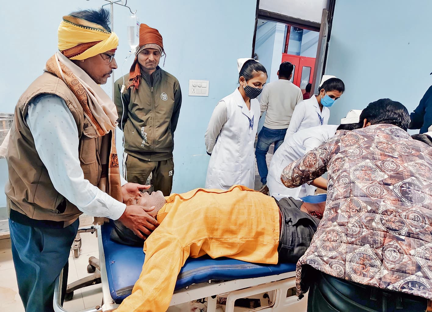 सवारी बस ने यात्री को कुचला गंभीर हालत में पटना रेफर