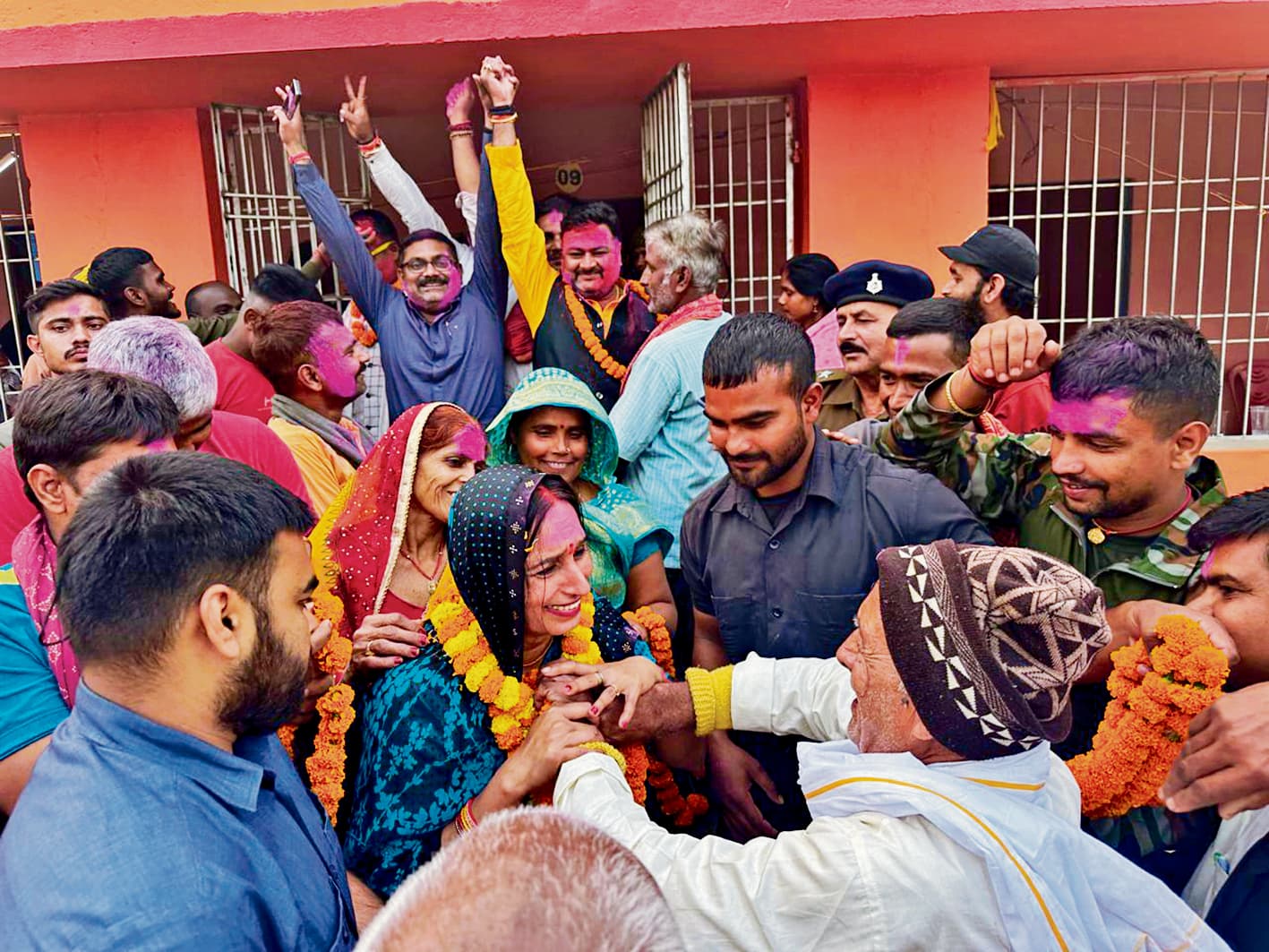 500 से अधिक मतों से जीतकर नीतू बनीं अकबरपुर बरारी पैक्स अध्यक्ष