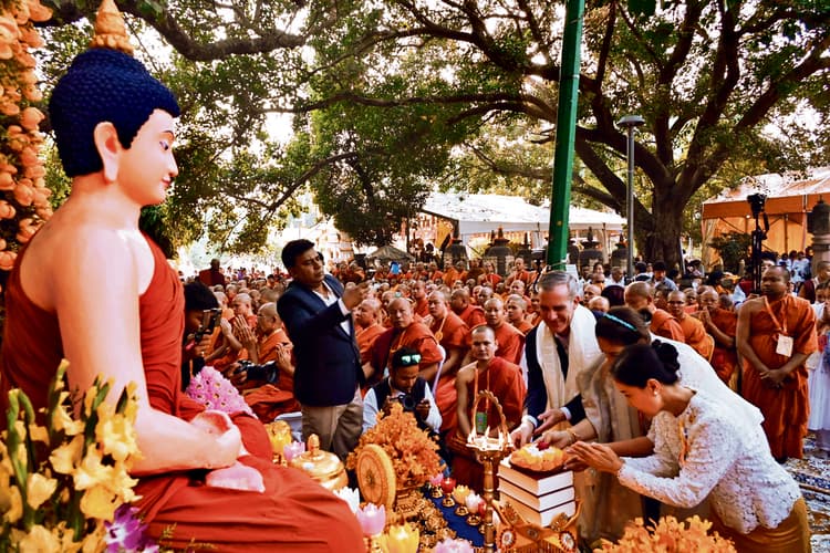 महाबोधि मंदिर में त्रिपिटक चैंटिंग का शुभारंभ