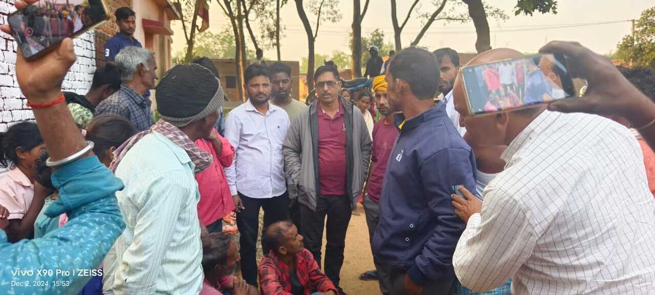 Giridih News: ऑटो से बकरी चोरी करने आये चोर रंगे हाथ धराये