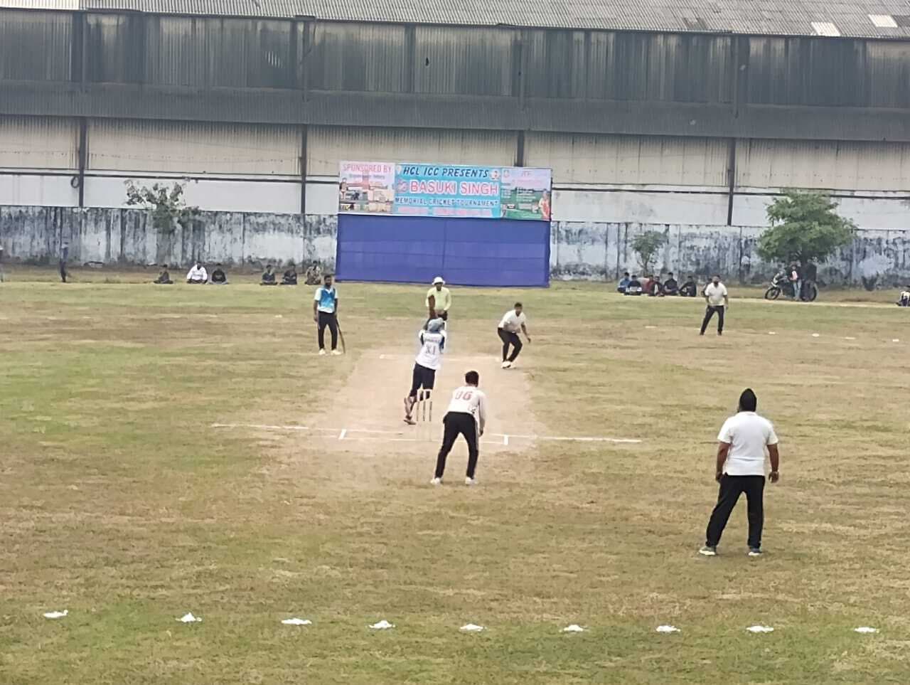 East Singhbhum : 30वीं बासुकी सिंह मेमोरियल क्रिकेट प्रतियोगिता, एग्रिको वारियर्स को चाकुलिया और आरआर स्पोर्टिंग को बहरागोड़ा किंग्स ने किया पराजित