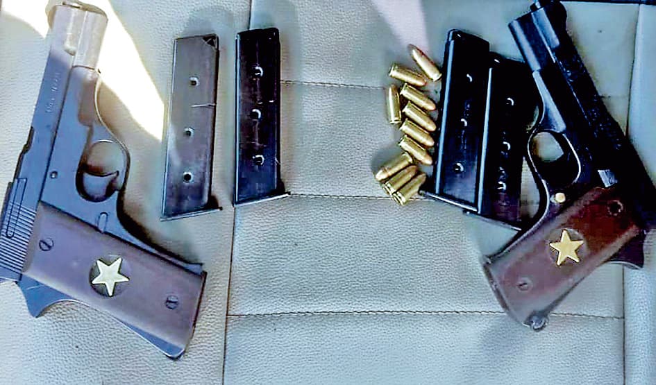 हथियार तस्कर गिरोह का भंडाफोड़, दो लोग गिरफ्तार