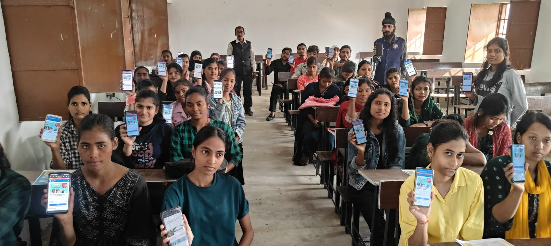 क्विज में भागीदारी को ले छात्र-छात्राओं को दी गई जानकारी
