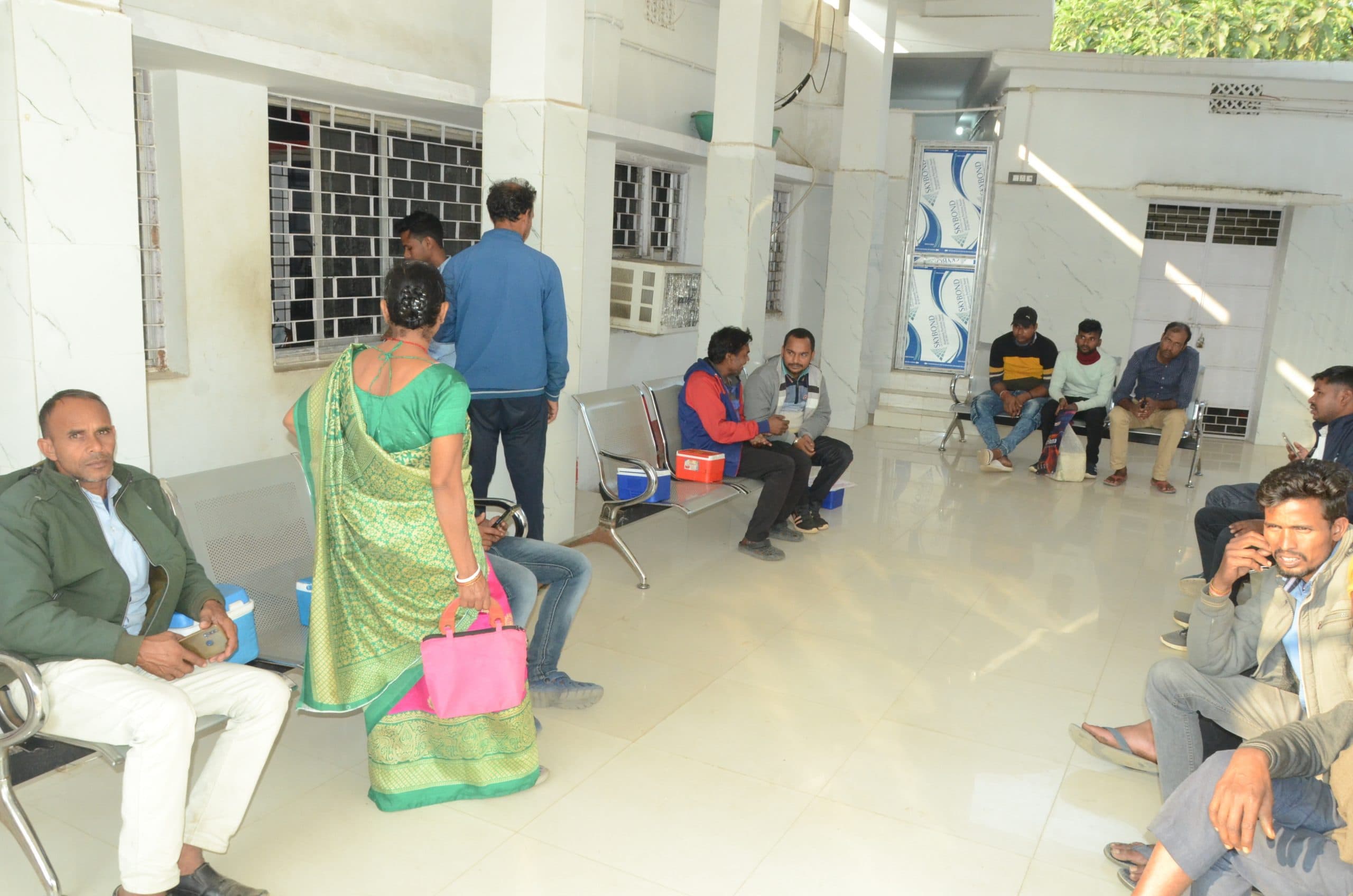 मधुपुर में 10 महीने से ब्लड स्टोरेज यूनिट बंद, प्रखंडों में भी चालू नहीं हो सका ब्लड स्टोरेज यूनिट