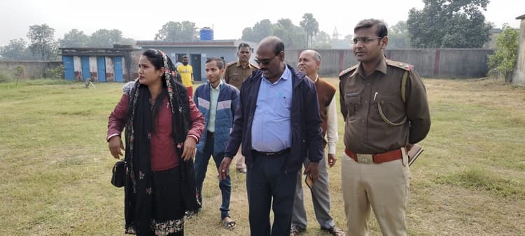 Jamshedpur News : बिरसानगर में स्कूल से खेल सामग्री, नामांकन पंजी, टीसी बुक तक ले गये चोर