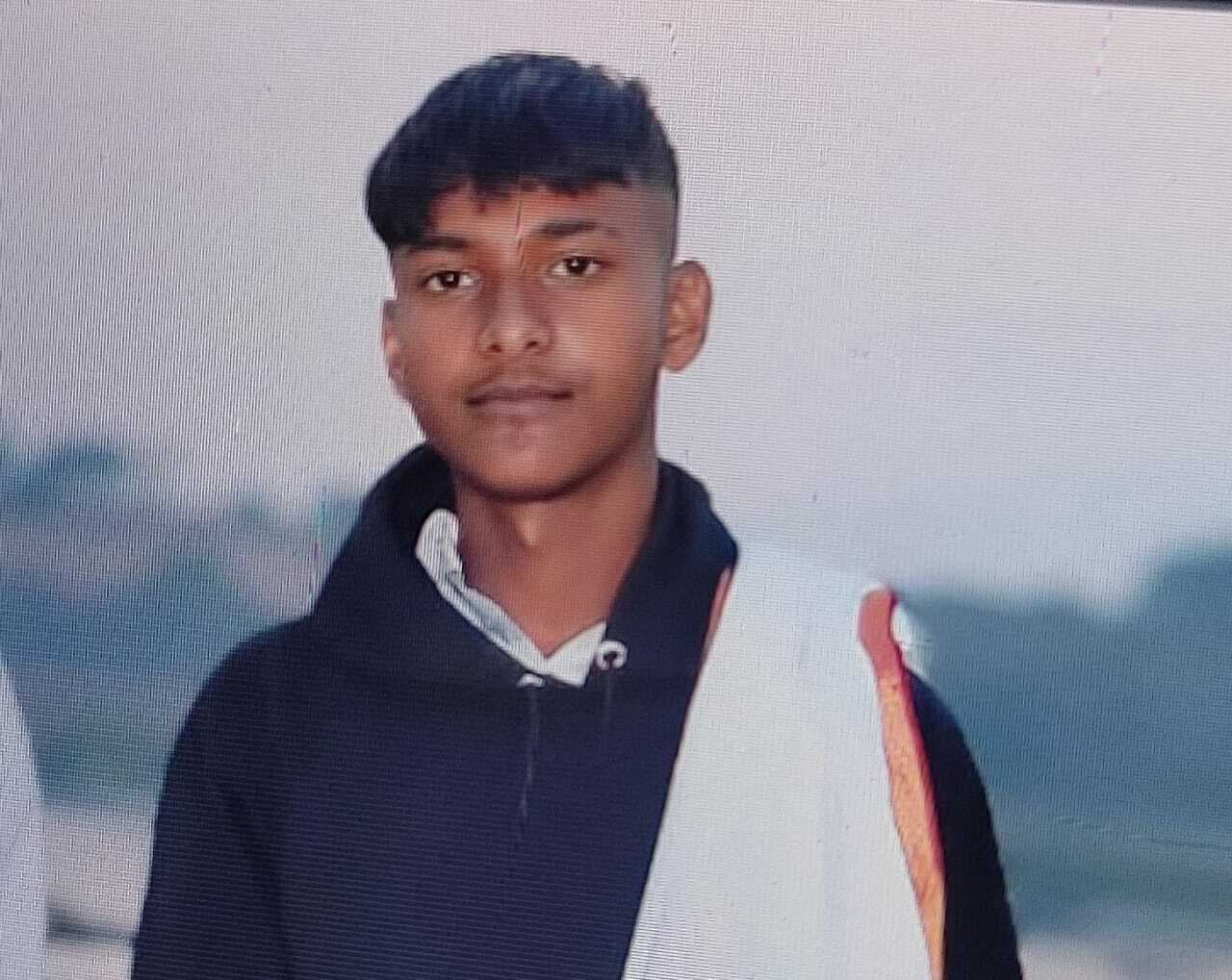 Jamshedpur News : सड़क हादसे में छात्र की मौत, भाई घायल