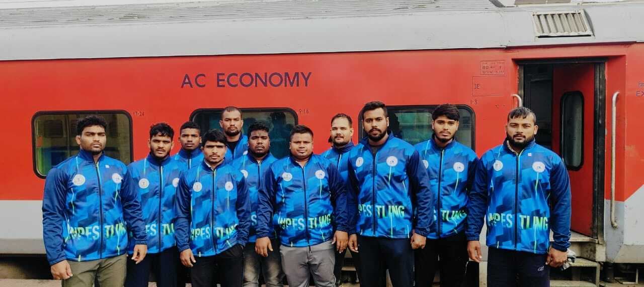 Kusti<bha>;</bha> झारखंड कुश्ती टीम बेंगलोर गयी