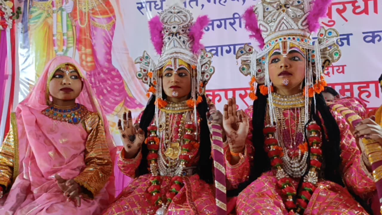 Madhubani News. प्रभु श्रीराम ने तोड़ा धनुष, श्रदालुओं ने की पुष्पवर्षा