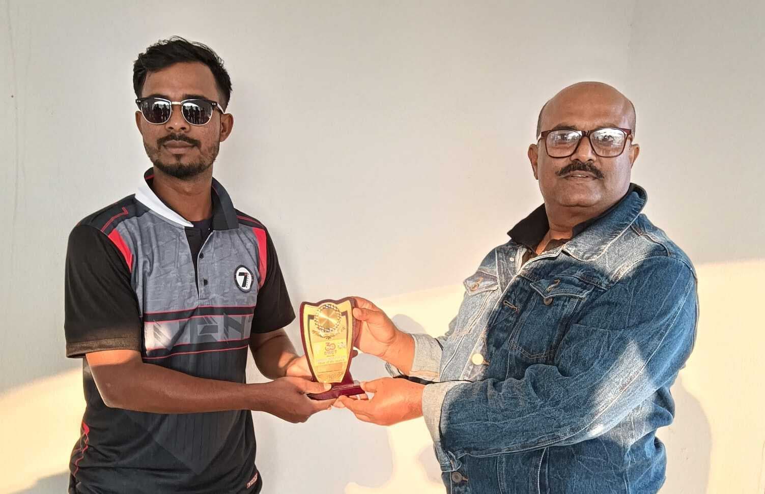 East Singhbhum : मऊभंडार में बासुकी सिंह मेमोरियल क्रिकेट प्रतियोगिता : एवरग्रीन और फाइटर इलेवन ने जीते मैच