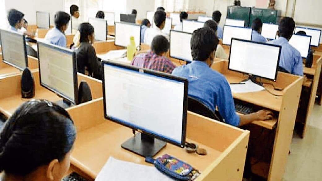 एक्सटर्नल लेंगे 12वीं का प्रैक्टिकल, ग्रुप फोटो जरुरी