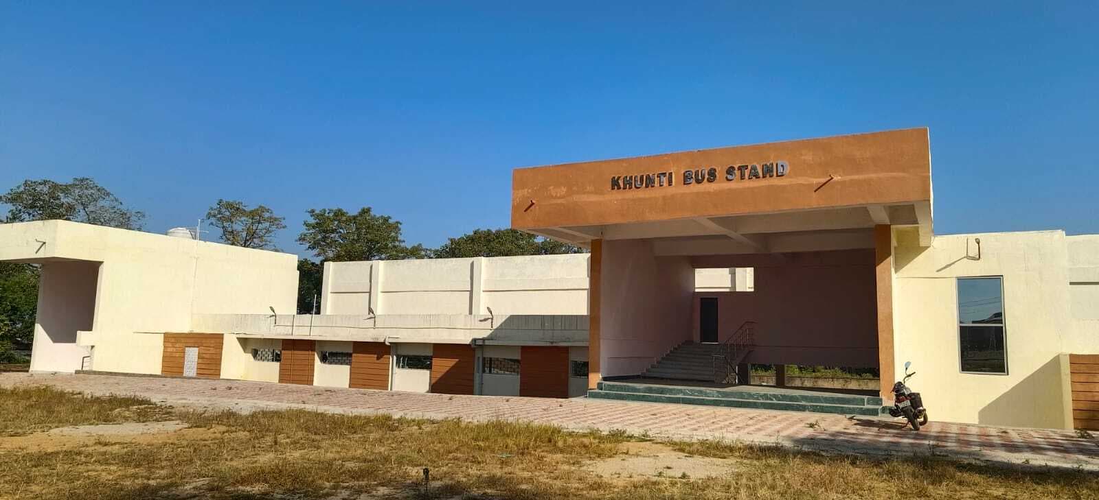 बस स्टैंड बनकर तैयार, शुरू होने का इंतजार