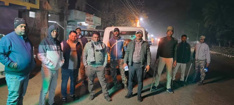 Pakur News: वाहन चेकिंग में वसूला 1.98 लाख रुपये जुर्माना