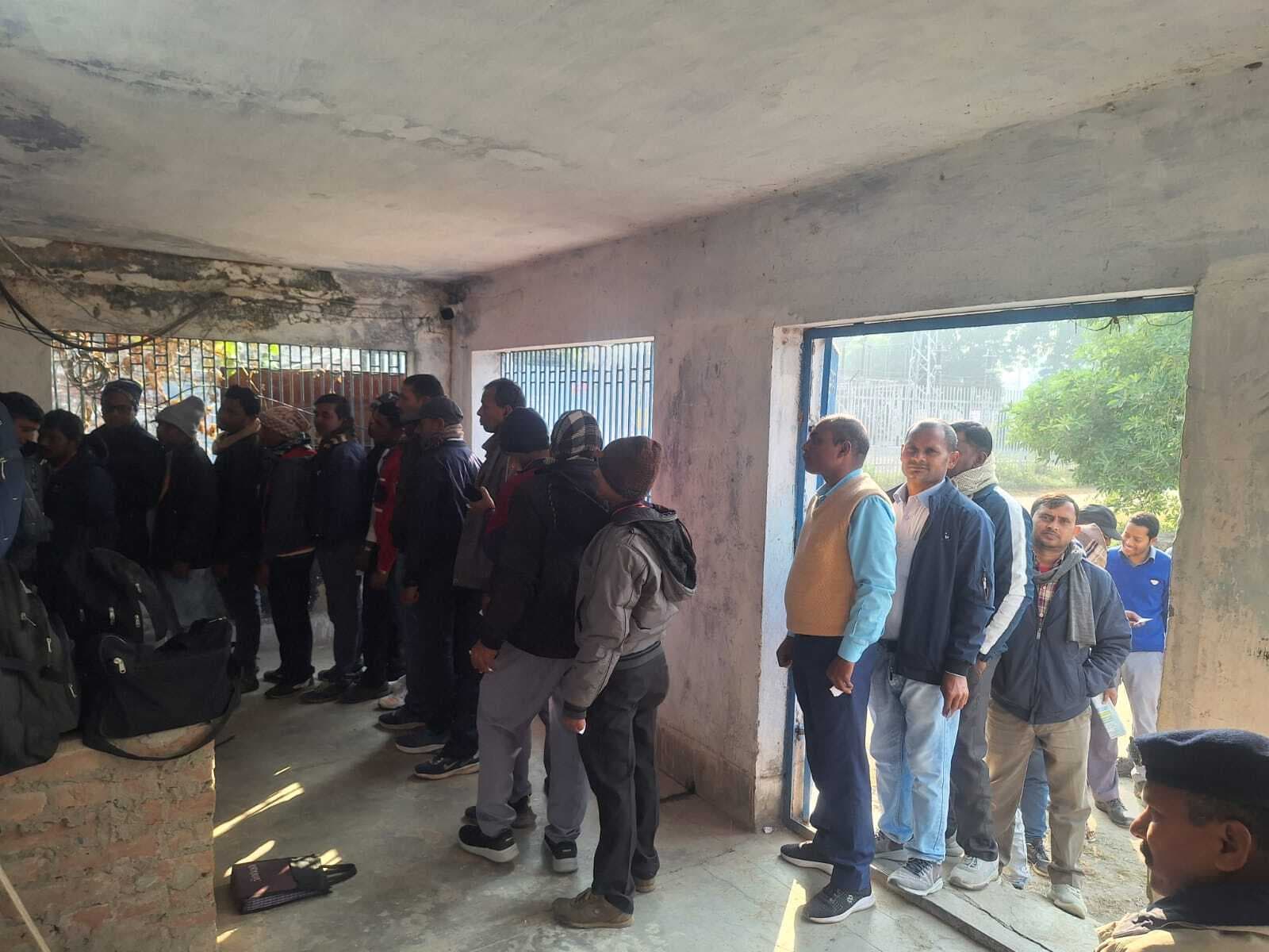 Gaya News : रेलवे यूनियन की मान्यता के लिए मतदान में वोटरों का उत्साह
