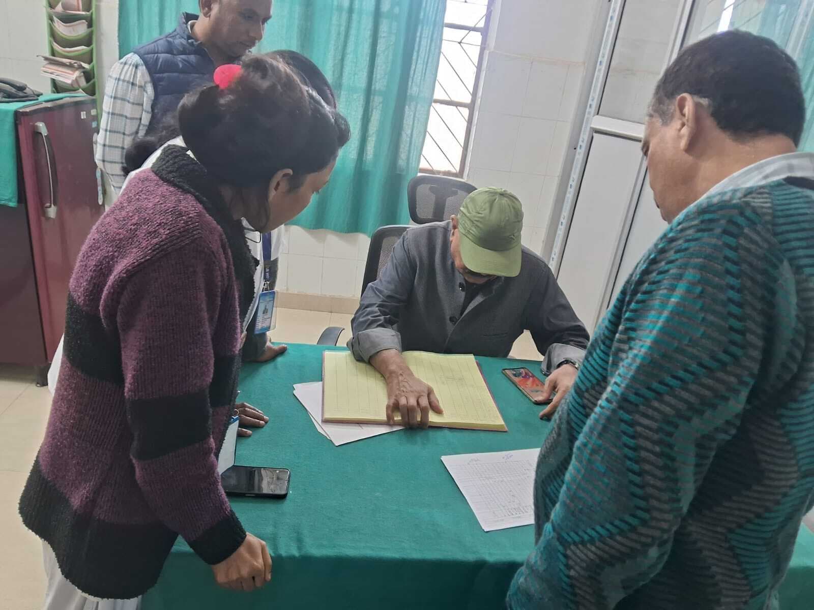 प्रभारी सीएस ने सदर अस्पताल ने विभिन्न वार्डों व लैब का लिया जायजा