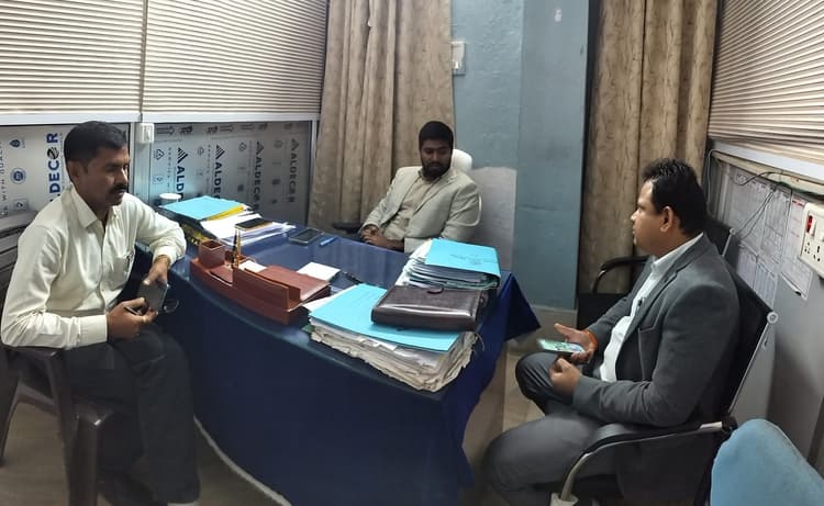 होल्डिंग टैक्स व ट्रेडिंग लाइसेंस शुल्क के बकायेदारों को नोटिस