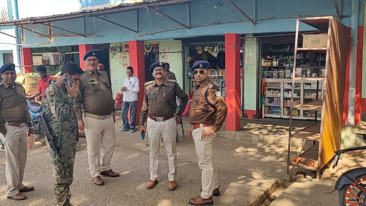 उमेडंडा में बुधवार को दोपहर 12 बजे के बाद खुलीं दुकानें