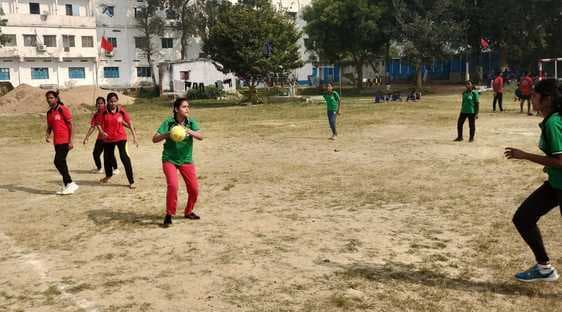 वार्षिक खेलकूद प्रतियोगिता में छात्र-छात्राओं ने किया बेहतर प्रदर्शन