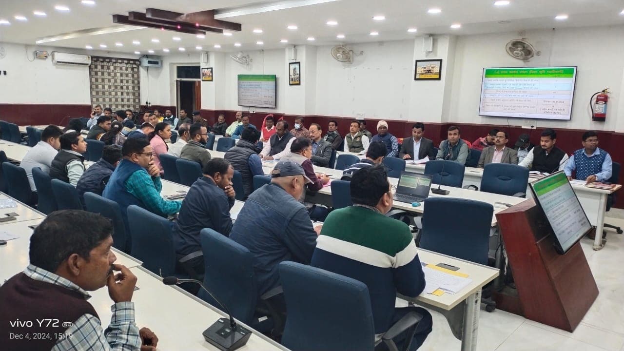 377 मतदाताओं में 244 ने किया मतदान