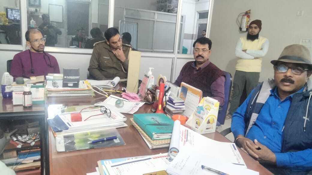 Giridih News: प्रशासनिक टीम ने नर्सिंग होम में चलाया जांच अभियान