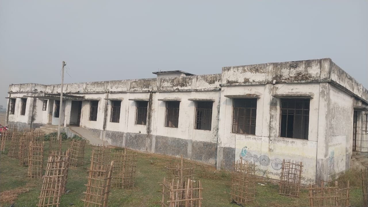 उदघाटन की बाट जोह रहा वर्षों पूर्व बना अस्पताल