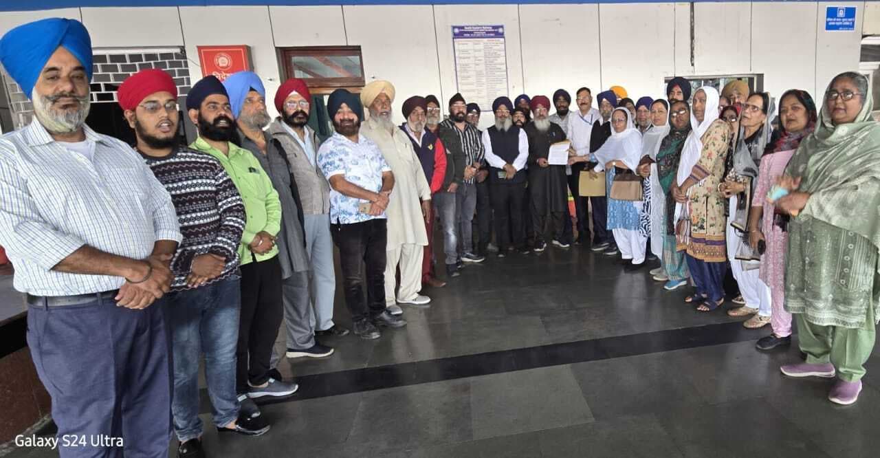 Jamshedpur News : सप्ताह भर के अंदर जालियांवाला बाग एक्सप्रेस नहीं चली, तो प्लेटफॉर्म पर धरना-प्रदर्शन