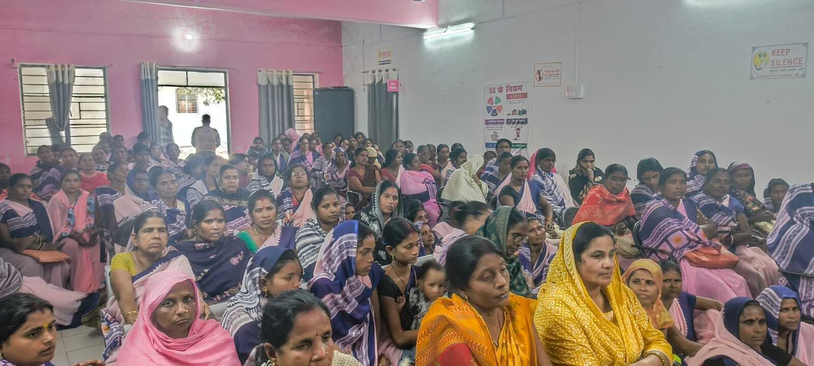 सीएचसी सिकटी में आशा दिवस का आयोजन