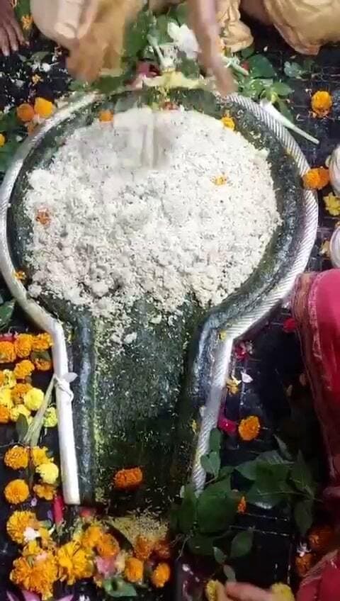 Deoghar News : बाबा बैद्यनाथ को चढ़ा दही-चूड़ा का भोग, पट बंद होने का समय बदला