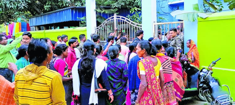 आवास योजना को लेकर हंगामे के कारण तीन ग्राम पंचायतों में सभा स्थगित