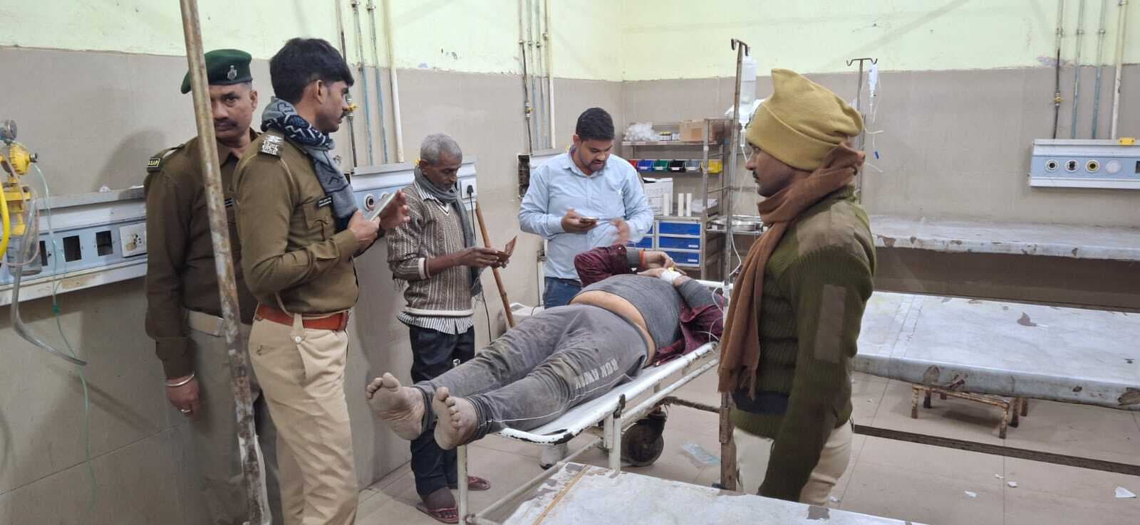 Chhapra News : इलाज के दौरान किशोर की मौत पर हंगामा, गुस्साये लोगों ने पुलिस पर किया पथराव