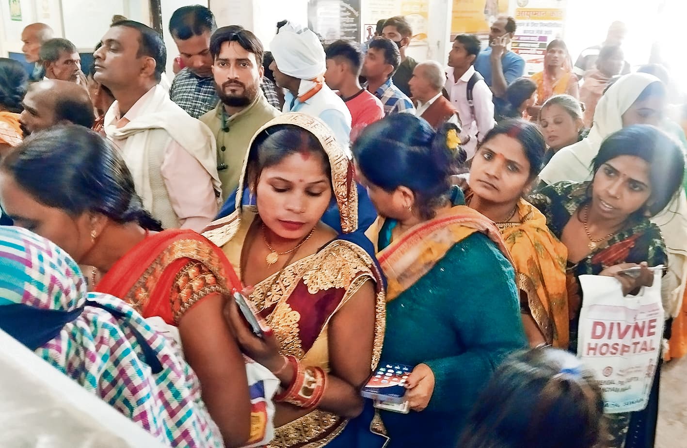 Siwan News : अधिकतम और न्यूनतम तापमान में 17 डिग्री का अंतर, बीमार पड़ने लगे हैं लोग