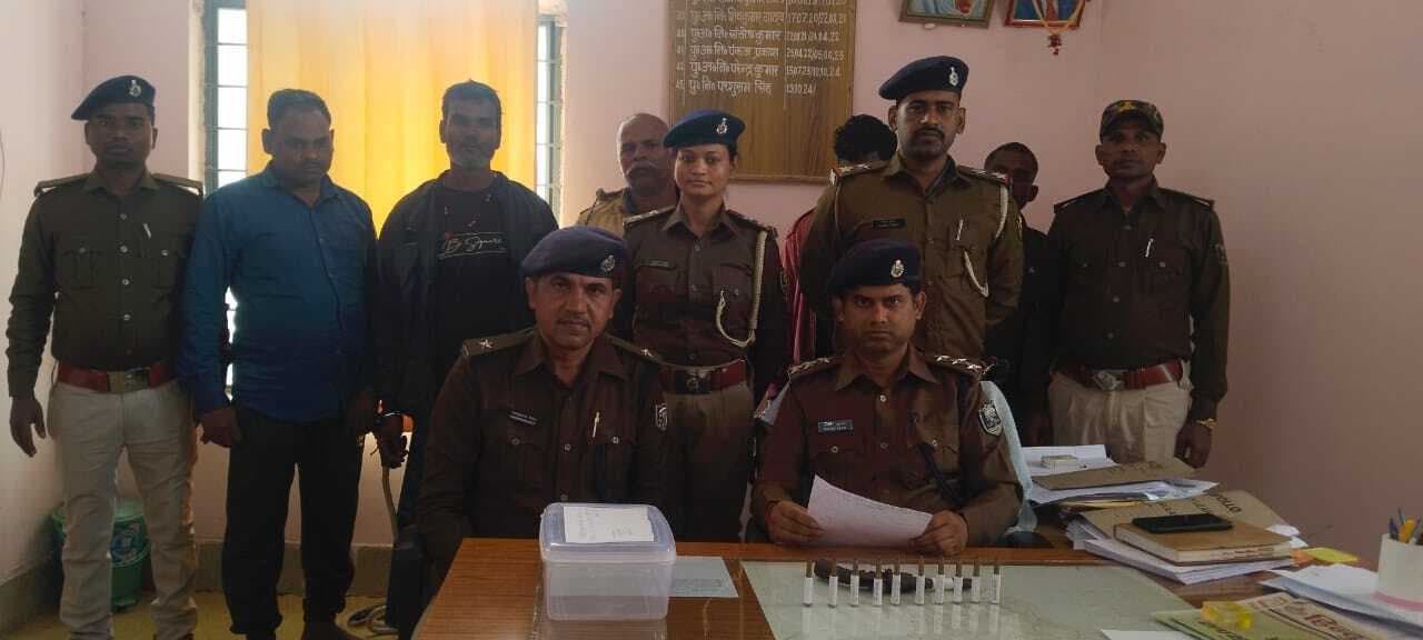 अलग -अलग जगहों से पुलिस पर पथराव मामले सहित अन्य पांच आरोपित गिरफ्तार