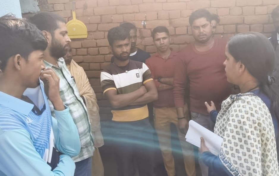 Giridih News: लाभुकों ने की डीडीसी को शिकायत, बीडीओ ने की जांच