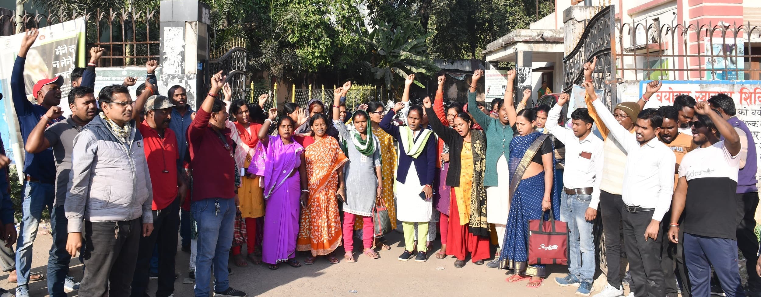 BOKARO NEWS: बिना सुविधाओं के आठ वर्षों से काम कर रहे हैं स्वास्थ्यकर्मी : रामाश्रय