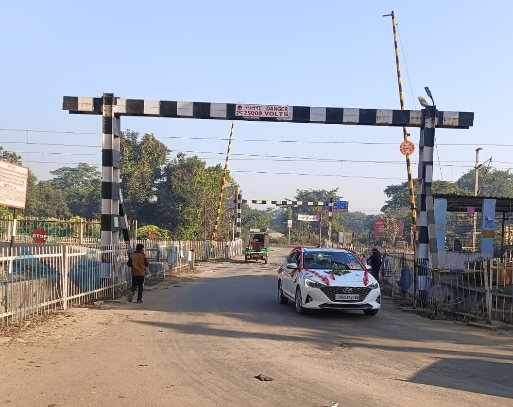 BOKARO NEWS: मरम्मत कार्य के लिए सेक्टर 11 होकर धनबाद जानेवाले मार्ग का रेल फाटक दो दिन रहेगा बंद