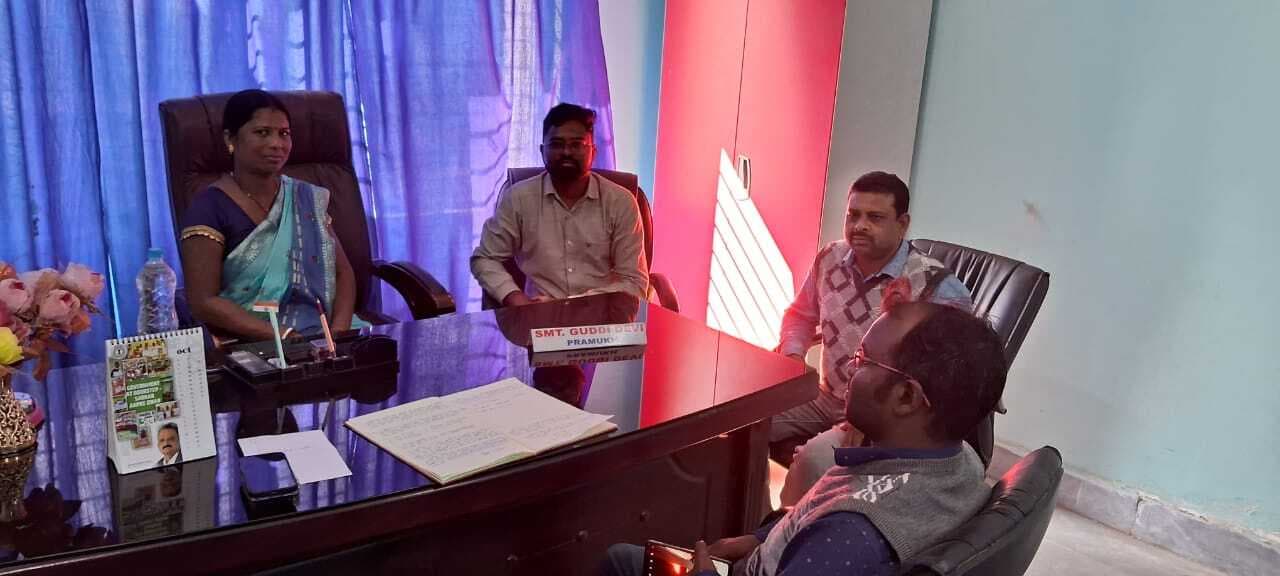 Seraikela News : कुचाई प्रखंड के 14 उप स्वास्थ्य केंद्रों में से 12 में बिजली कनेक्शन नहीं