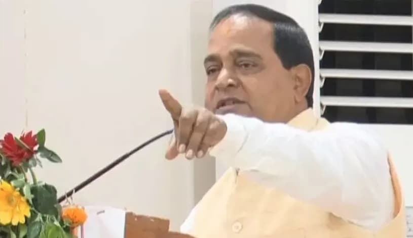 Bhubaneswar News: ओडिशा के मंत्री ने राज्य में आलू संकट के लिए पश्चिम बंगाल की मुख्यमंत्री को जिम्मेदार ठहराया