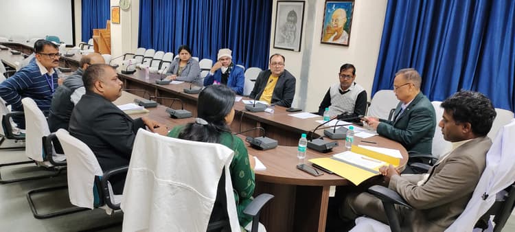 Ranchi news : अल्ट्रासाउंड सेंटर पीसी एंड पीएनडीटी एक्ट का करें पालन : डीसी