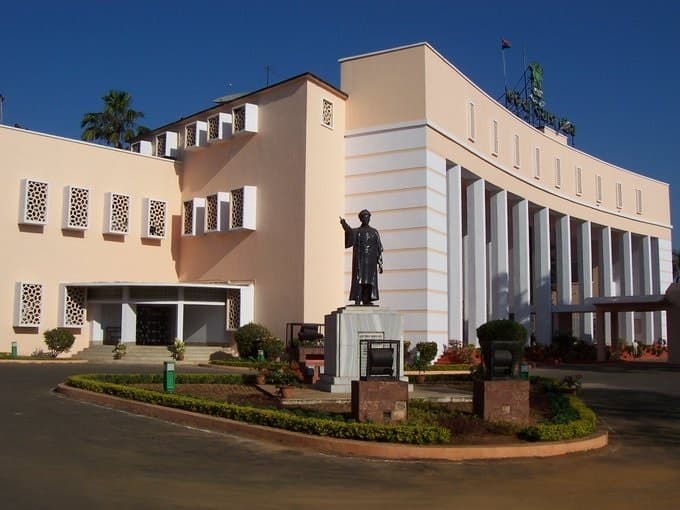 Bhubaneswar News: पोलावरम परियोजना पर कांग्रेस व बीजद विधायकों का हंगामा, कार्यवाही चार बजे तक स्थगित