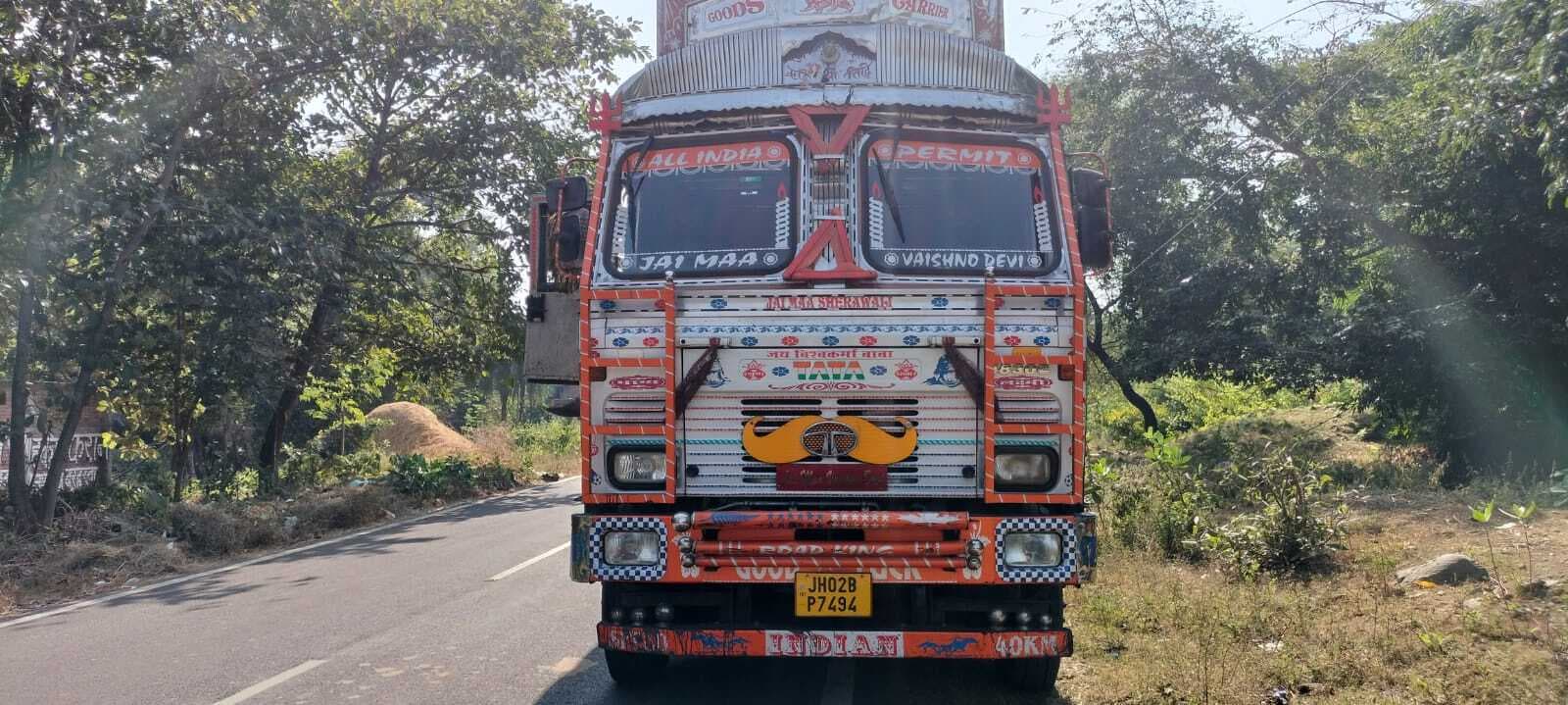 लिट्टीपाड़ा पुलिस ने कोयला लदा ट्रक किया जब्त
