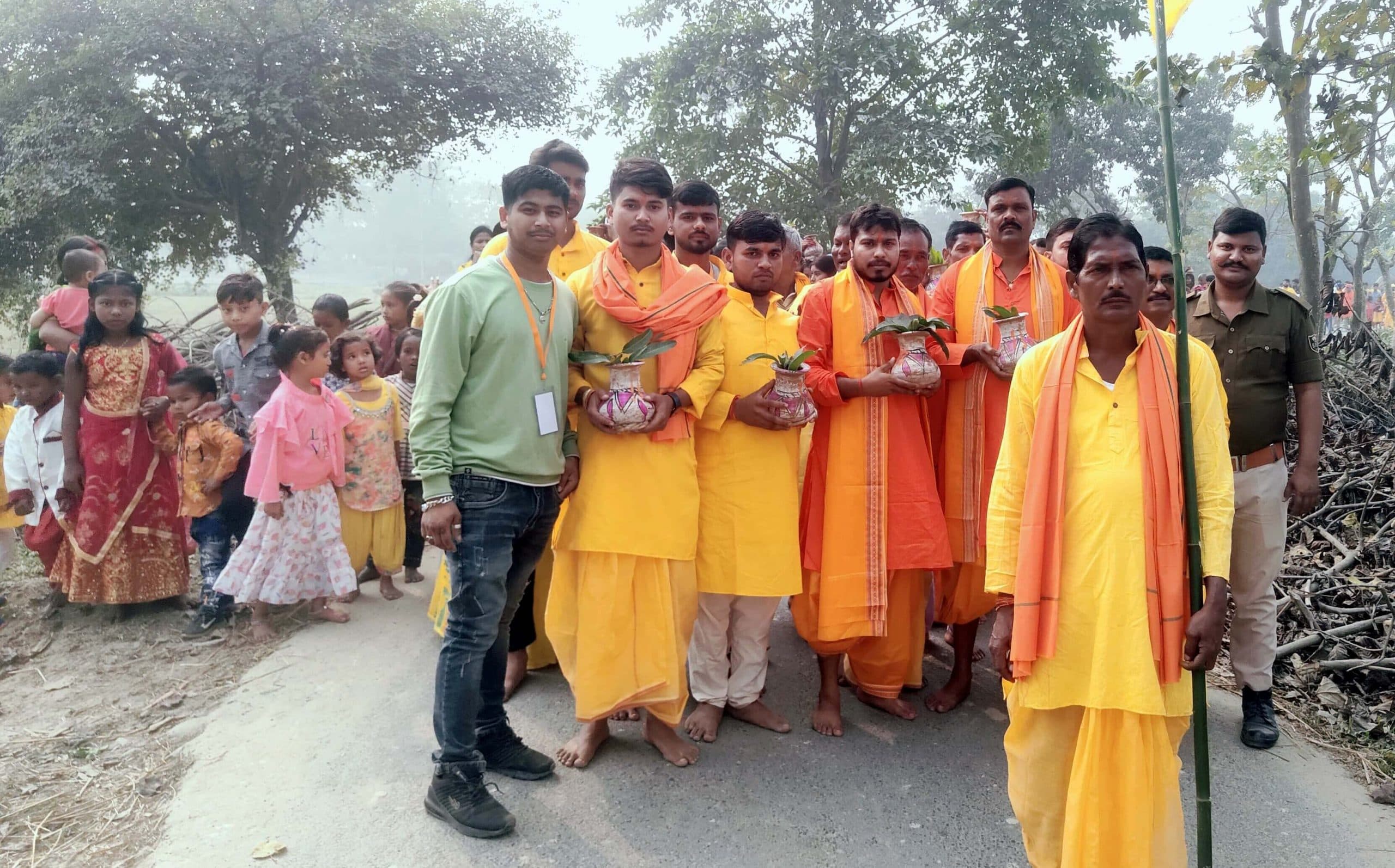 अष्टयाम संकीर्तन को लेकर निकाली भव्य कलशयात्रा