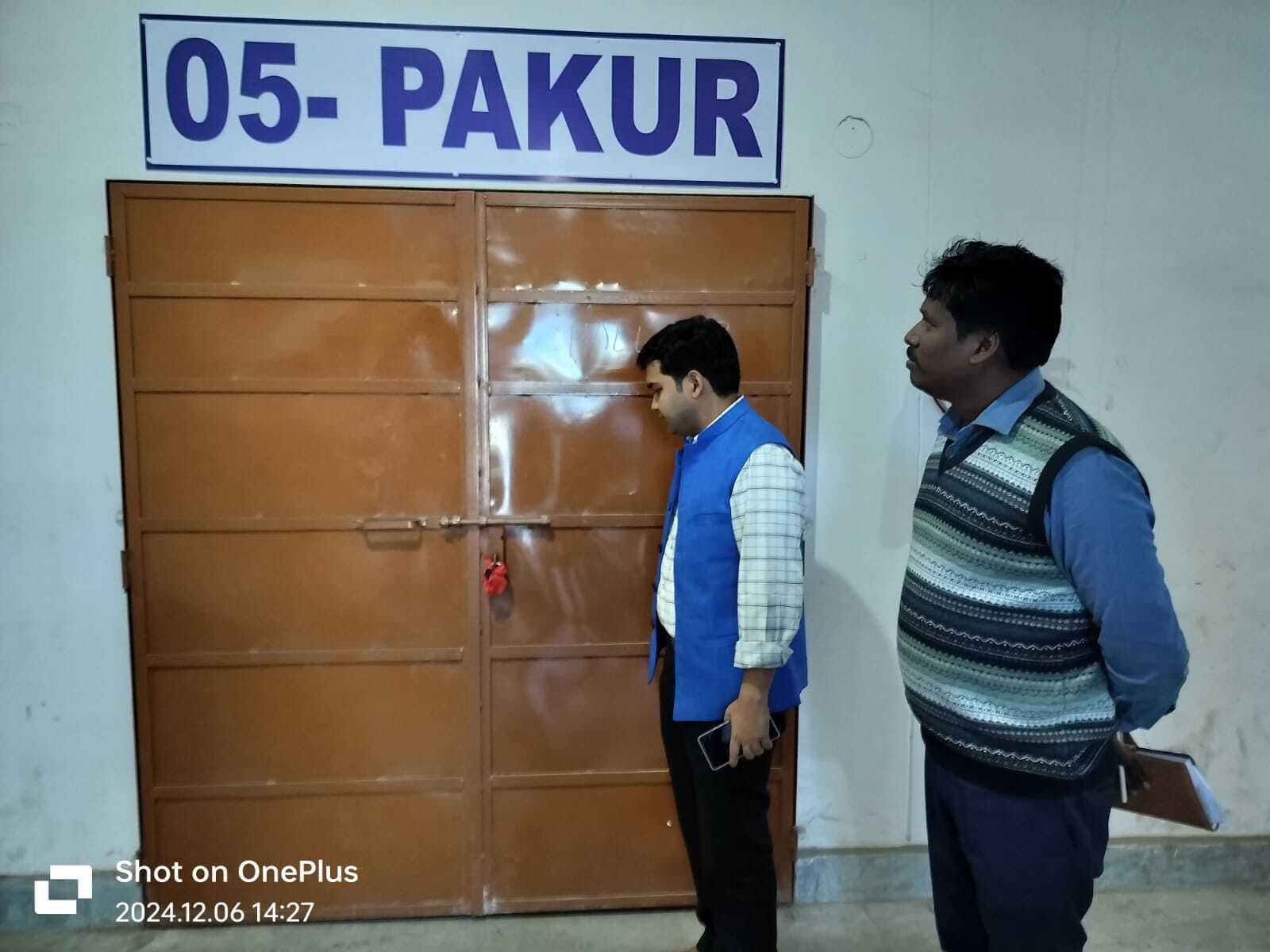 डीसी ने इवीएम वेयर हाउस की सुरक्षा का लिया जायजा