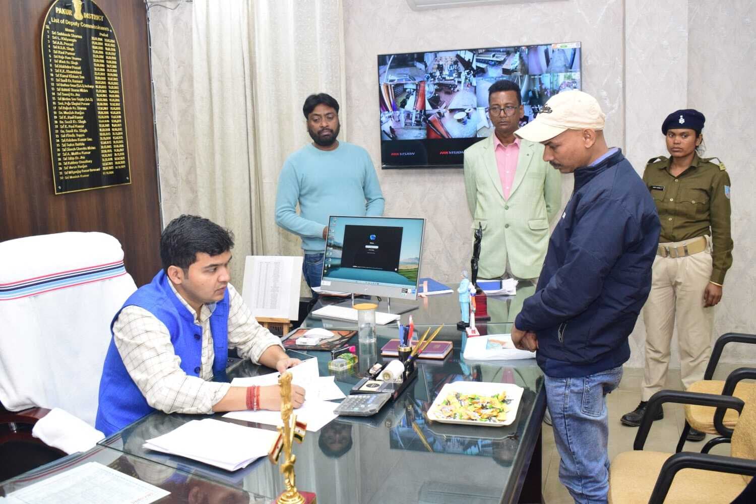 जनता की समस्याओं का जल्द करें निष्पादन : डीसी