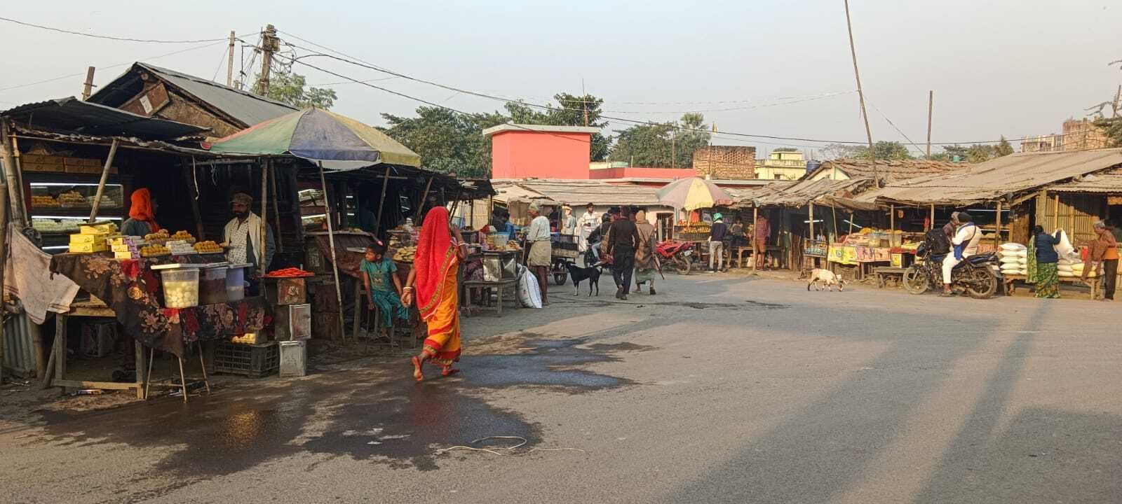 अतिक्रमण के कारण खाड़ा चौक के पास रोज लगता है जाम