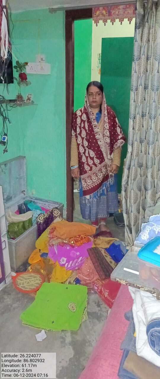 शादी समारोह में गये गृह स्वामी के घर से लाखों की चोरी